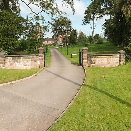 Heath View Villa Cheddleton Exteriör bild