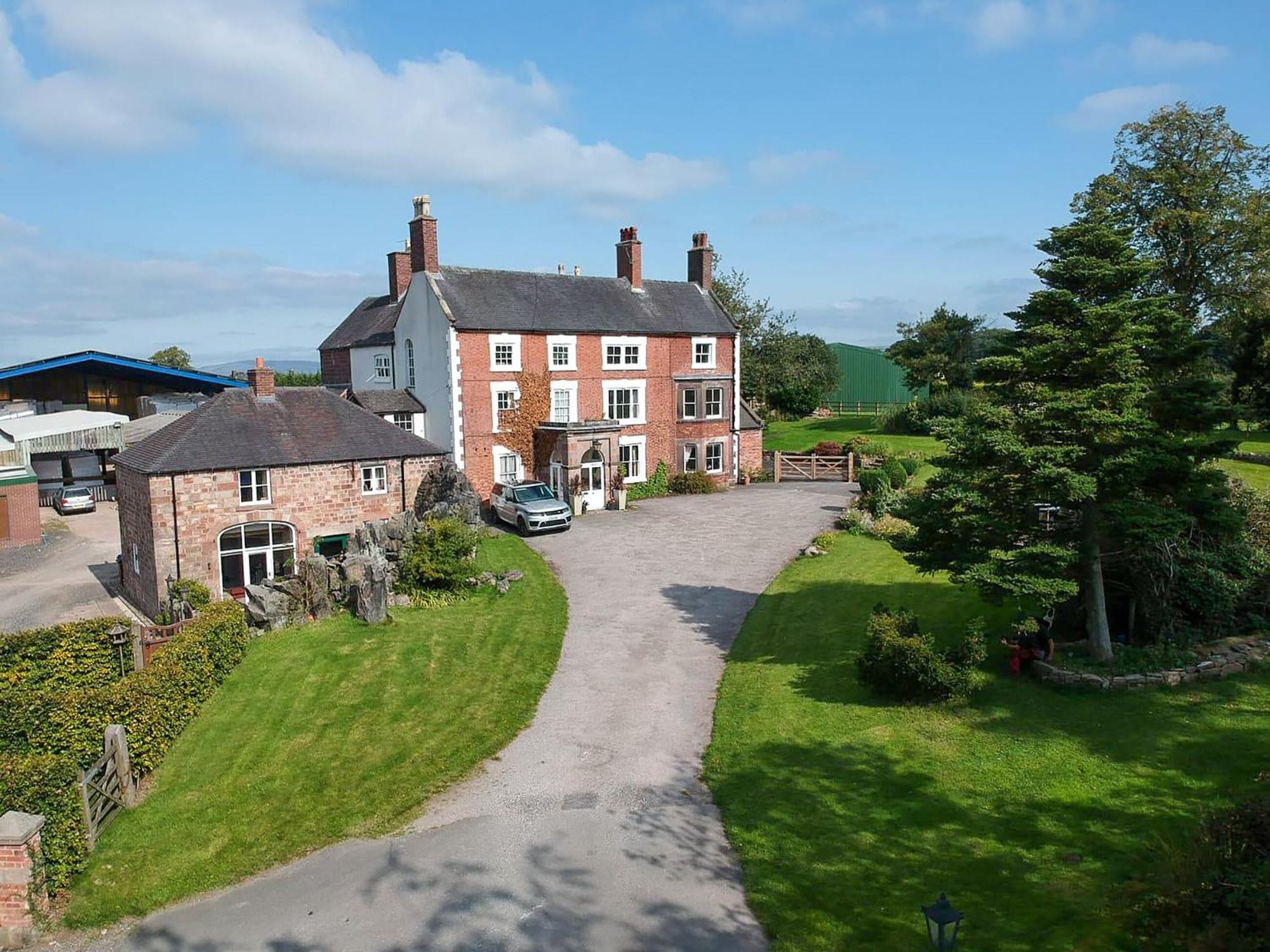 Heath View Villa Cheddleton Exteriör bild
