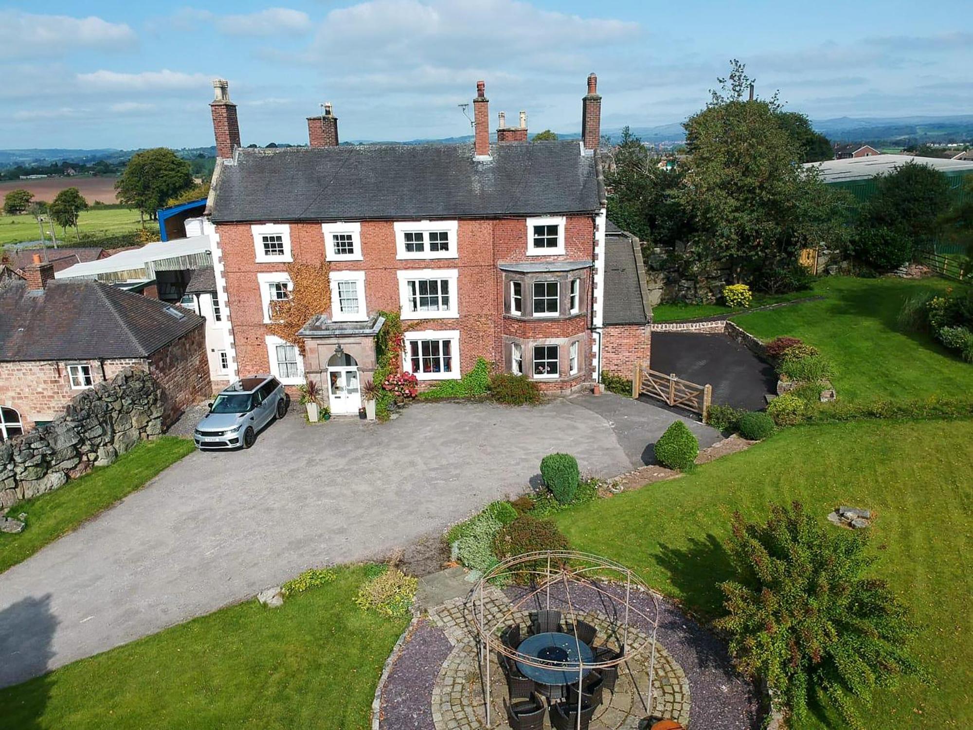 Heath View Villa Cheddleton Exteriör bild